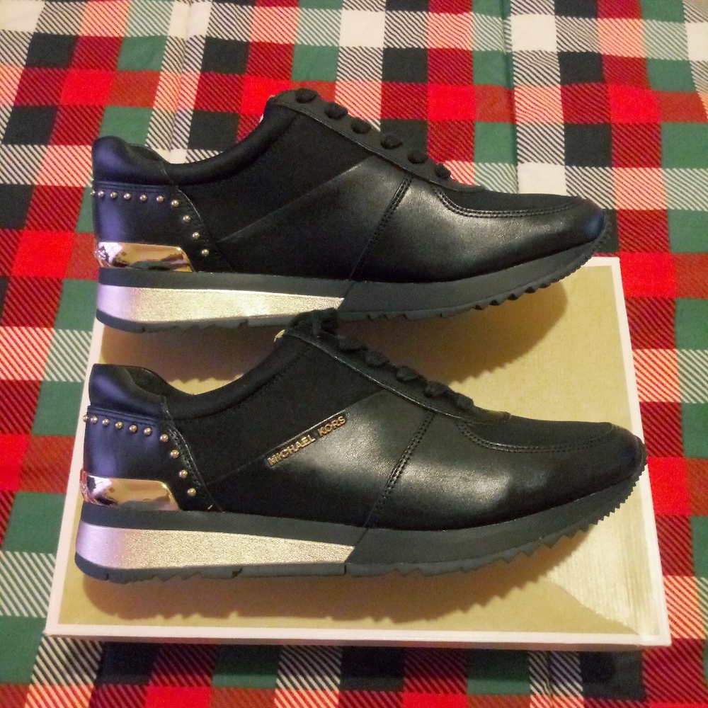 Michael Kors Allie Wrap Trainer - Picture 4 of 12